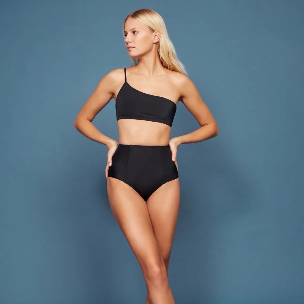 Reformation Sardinia Bikini Top